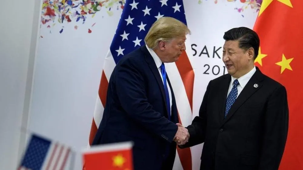 EM TERRA DE CEGOS, A CHINA VÊ COM DOIS OLHOS
