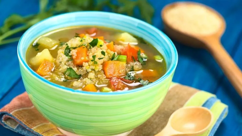 SOPAS RICAS EM PROTEÍNAS PARA COMERÇAR A SEMANA