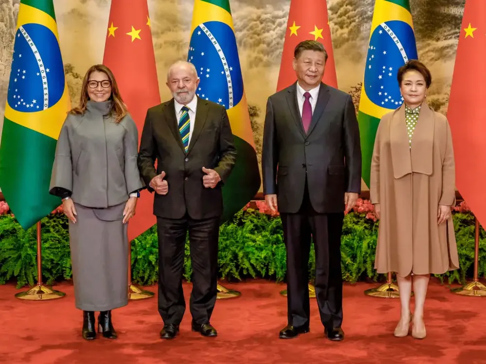 JANJA ELOGIA REGULAÇÃO DAS REDES SOCIAIS NA CHINA: SE NÃO SEGUIR A REGRA TEM PRISÃO DECRETADA