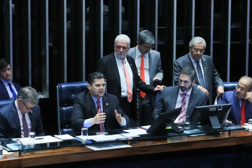 SENADO APROVA PEC QUE INCLUI GUARDA MUNICIPAIS E AGENTES DE TRÂNSITO NA SEGURANÇA PÚBLICA