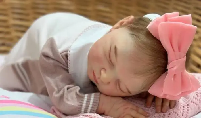 RECEPCIONISTA DE SALVADOR ACIONA JUSTIÇA APÓS TER LICENÇA MATERNIDADE DE BEBÊ REBORN NEGADA