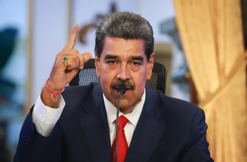 MADURO BARRA SAÍDA DA SELEÇÃO BOLIVIANA DA VENEZUELA APÓS JOGO E SO LIBERA NO DIA SEGUINTE