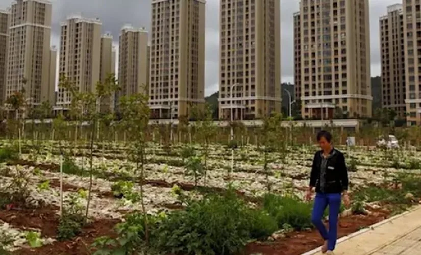AS CIDADES FANTASMAS DA CHINA, VILAS DE LUXO VIRAM MORADIA DE FAZENDEIROS