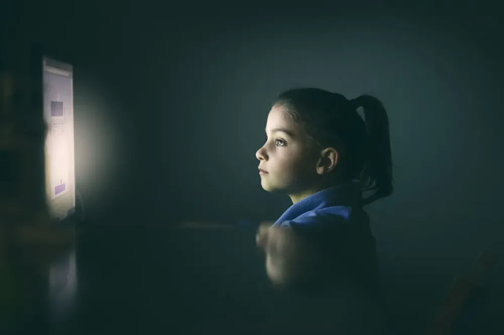 ADULTIZAÇÃO DA CRIANÇA, COMO RECONHECER PREVENIR E PROTEGER