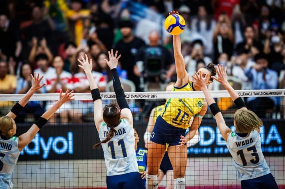 BRASIL VENCE JAPÃO E GARANTE BRONZE NO CAMPEONATO MUNDIAL DE VÔLEI FEMININO