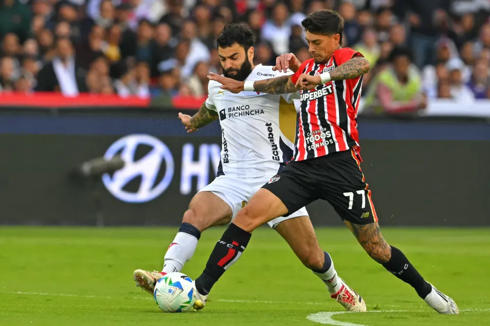 SÃO PAULO PERDE A IDA PARA A LDU NA LIBERTADORES E LEVA DECISÃO PARA O MORUMBIS