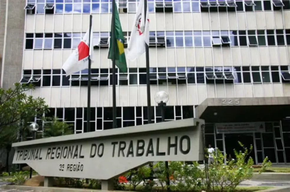 EX-GERENTE É CONDENADO POR OFERECER VANTAGENS A FUNCIONÁRIA EM TROCA DE SEXO