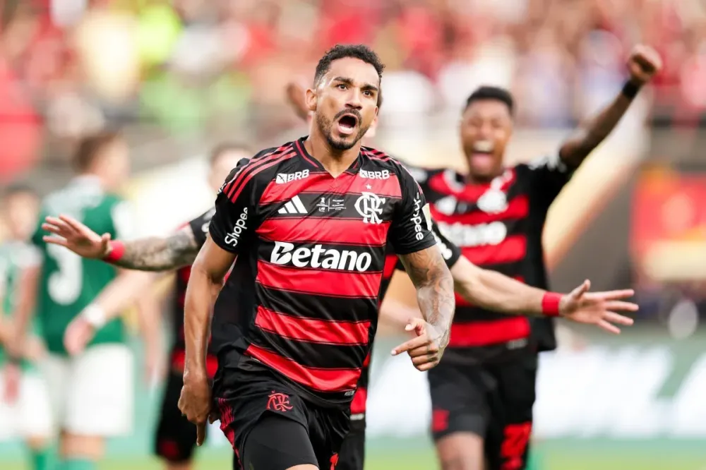 FLAMENGO TETRACAMPEÃO DA LIBERTADORES 2025, DANILO VIRA HERÓI DO TETRA AO DECIDIR O QUARTO TÍTULO