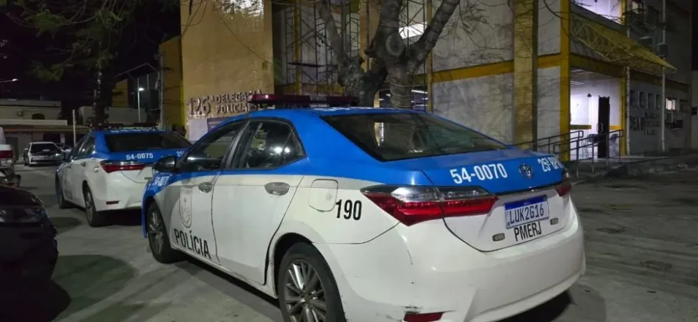 O PREGADOR DAS AMANTES: PASTOR DA IGREJA UNIVERSAL É PRESO DENTRO DO TEMPLO APÓS ESPANCAR AMANTE EM CABO FRIO-RJ