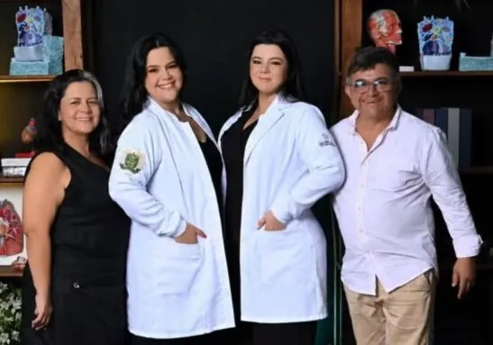VENDENDO PASTEL NA FEIRA DE PALMAS, MÃE FEIRANTE PAGA FACULDADE DE MEDICINA DAS 2 FILHAS EM PALMAS TOCANTINS