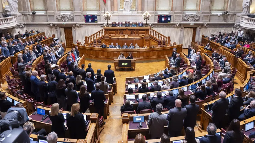 PARLAMENTO APROVA NOVO REGIME DE VISTOS PARA CPLP E CHUMBA NOVA UNIDADE NA PSP