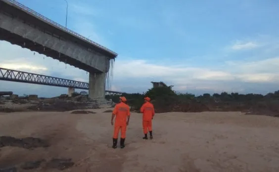 9 TONELADAS DE AGROTÓXICOS PROIBIDOS NA UNIÃO EUROPEIA FORAM DERRAMADOS NO RIO TOCANTINS COM A QUEDA DA PONTE