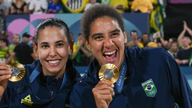 CAMPEÃ OLIMPICAS RENOVA CONTRATO COM CLUBE MINEIRO