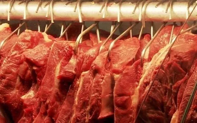 FRIGORIFICOS BRASILEIRO DEIXAM DE ENTREGAR CARNE BOVINA AO CARREFOUR NO BRASIL